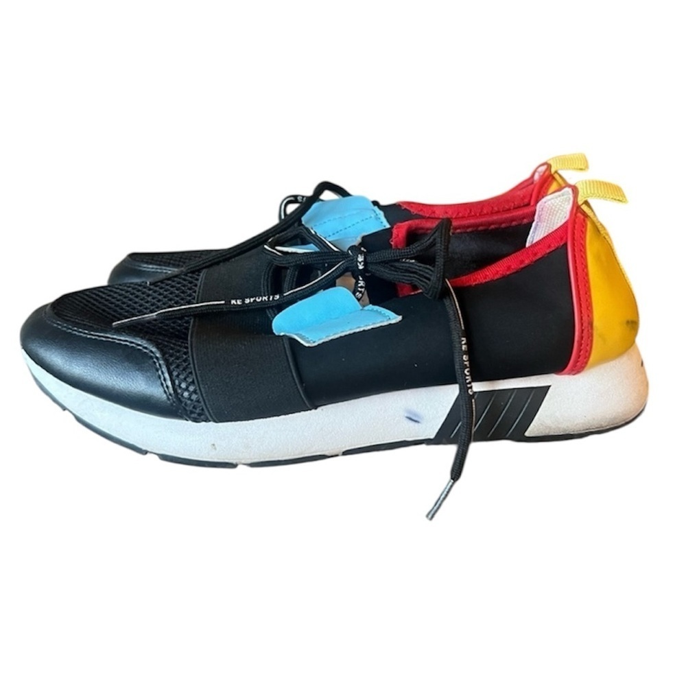 - Weeboo sneakers boys 7. Very good condition. Black blue red. Yellow water shoe